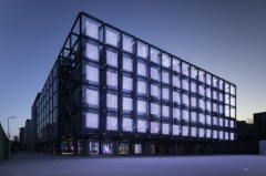 鞭策区域经济高质量成长